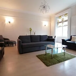 Apartment Watergate Street