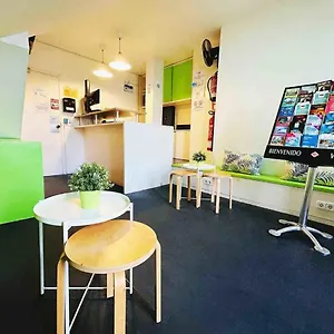 And Basic Universitat For Young Βαρκελώνη
