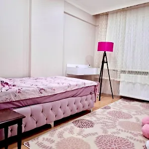 Barbie - Girls Only , Istanbul Türkei
